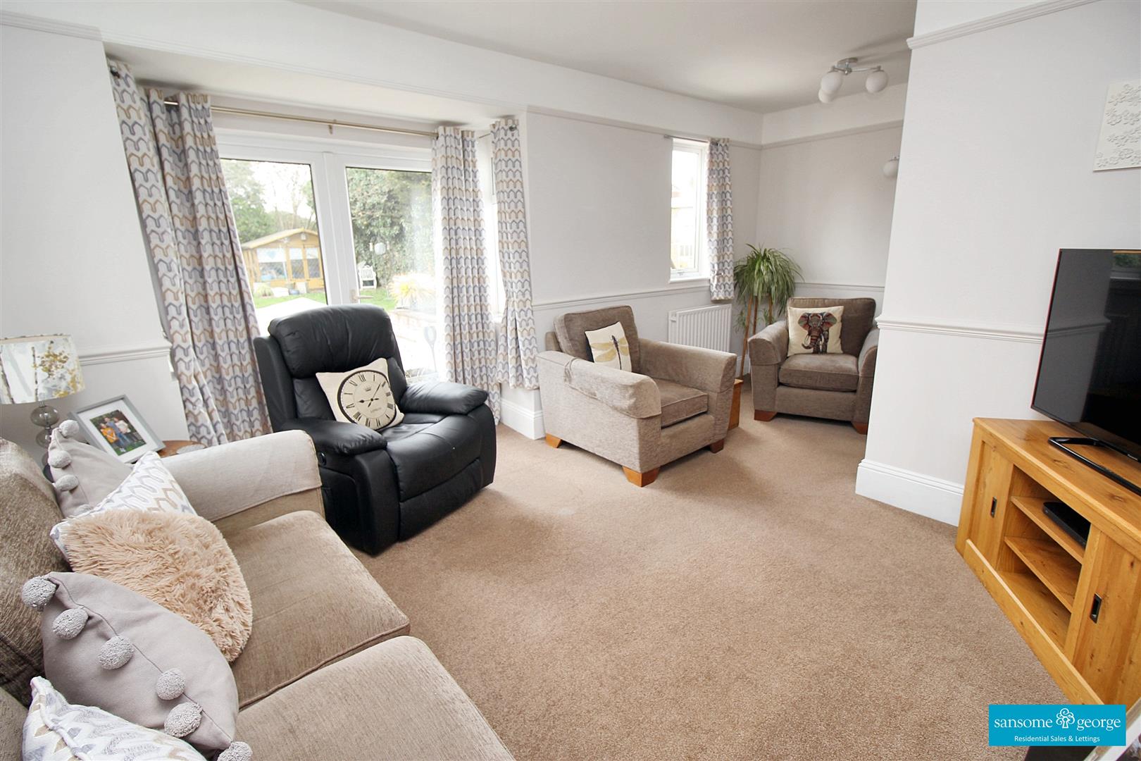 4 bed property in Langley Hill, Reading